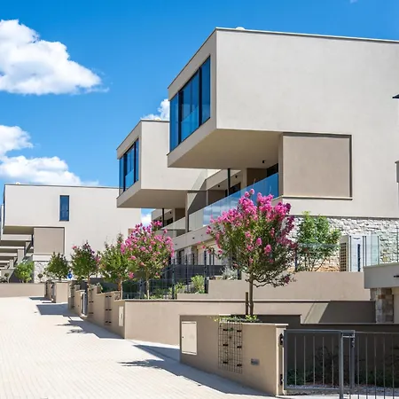 Petram 3 Bedroom With By Interhome Savudrija